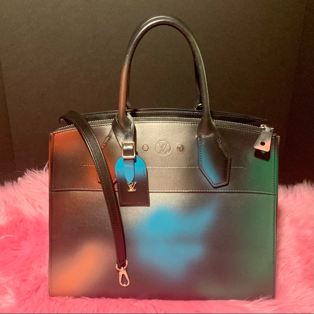 Authentic Louis Vuitton Hologram City Steamer MM